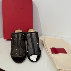 Authentic Valentino Studded Peep Toe Leather Mesh Mule Sz 39 New Comes With Box. Leather Heels With Studded Rubber Outsoles For Evening, Leather Sandals With Studded Rubber Outsoles For Night Out, Designer Heels With Leather Lining, Designer Heels With Leather Sole For Night Out, Designer Leather Evening Heels, Designer Black Low Heel Shoes, Black Sandals With Leather Lining For Evening, Designer Black Low Heel Sandals, Designer Black Sandals With Low Heel