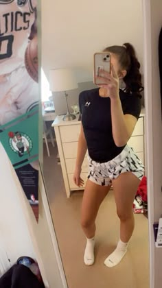 #basketball #ootd #basketballoutfit #basketballshorts #shorts #nikesocks #underarmour #nike #ponytail #fitcheck Under Armour Shorts Outfit, Basketball Shorts Outfit, Nike Shorts Outfit, Nike Hoodie Outfit, Big Lips Natural, Summer Core, White Nike Shorts, Cute Summer Fits, School Kit