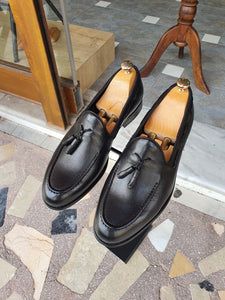 Semi-formal Slip-on Round Toe Moccasins, Slip-on Tassel Loafers With Leather Sole For Galas, Slip-on Tassel Loafers For Galas, Leather Sole Tassel Loafers With Closed Toe For Galas, Tassel Loafers With Leather Sole For Galas, Round Toe, Round Toe Tassel Loafers With Leather Sole For Galas, Gala Tassel Loafers With Stitched Sole And Round Toe, Tassel Loafers With Leather Sole For Galas, Tassel Loafers With Stitched Sole For Galas