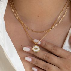 Our 14k gold-filled jewelry is bonded with 14k gold and is water and tarnish resistant. 14k gold-filled jewelry is a great alternative to solid gold, and can be worn by people with sensitive skin. - 14k gold-filled- Chain width: 2.5 mm. - Chain length: 16 in. or 16" + 2" extension- Waterproof, Tarnish resistant & Hypoallergenic White Gold Plated Round Chain Necklace, White Gold Chain Link Jewelry, 14k Gold Filled Paperclip Necklace With Adjustable Chain, Gold Round Chain Necklace For Everyday, Everyday Gold Round Chain Necklace, Delicate Gold Jewelry With Figaro Chain, Delicate Gold Figaro Chain Jewelry, 14k Gold Chain Link Jewelry, Gold Jewelry With Paperclip Chain For Gift