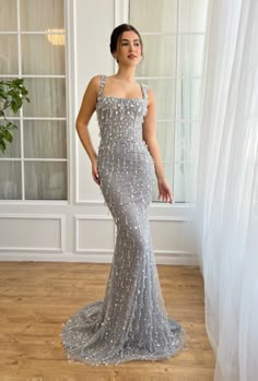 Crystal Cascade Mermaid Dress Beautiful Red Carpet Dresses, Gorgeous Dresses Prom, Formal Mermaid Gown, Mermaid Dress Indian, Premier Dresses Red Carpets, Silver Dress Accessories, Bsu Events, Silver Dresses Elegant, Embroidered Dress Formal