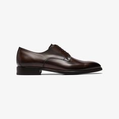 These classic brown Italian-made Derby lace-ups are crafted in a Blake stitch from supple Italian calf leather, and feature a full leather sole and lining. Brown Apron, Brown Brogues, Brown Derby, Classic Brown, Shoe Tree, Leather Conditioner, Fashion Advice, Cleaning Clothes, Calf Leather