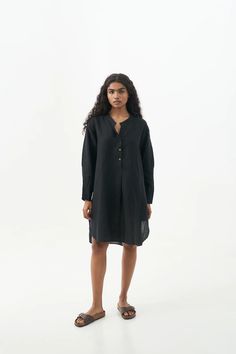 The Easy Fit Black Linen Tunic from World of Crow offers a relaxed fit and classic style. Made with high-quality linen, this tunic is perfect for any occasion. Shop now and experience the quality and style of World of Crow. Casual Black Linen Beach Dress, Casual Black Linen Vacation Dress, Fall Long Sleeve Linen Dress, Black Relaxed Fit Tunic For Spring, Oversized Long Sleeve Linen Dress For Beach, Fall Vacation Tunic With Relaxed Fit, Oversized Long Sleeve Linen Dress For Vacation, Oversized Linen Long Sleeve Tunic, Relaxed Fit Long Sleeve Linen Dress For Beach