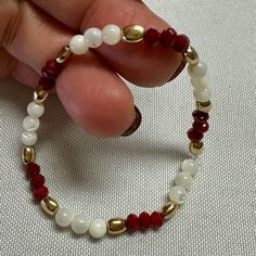 Red Agate And Faux Pearl Elastic Bracelet Brand New Adult Size Handmade With Gold Filled Balls Red Agate Beads And Faux Pearls Water Safe Color Wont Change Or Fade Burgundy Beaded Bracelets, Diy Red Jewelry, Bracelet With Small Beads, Red Pearl Bracelet, Cute Red Beaded Bracelets, Red Bracelet Ideas, Fall Beaded Bracelets, Minimalistic Bracelet, Red Stone Bracelet