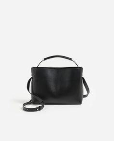 Hedda Midi Handbag Leather Black – Flattered Women Education, Chocolate Leather, Perfect Handbag, Leather Finish, Handbag Leather, Naturalizer Shoes, Black Leather Handbags, Black Leather Bags, Soft Bristle Brush