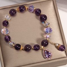 Amethyst Crystal Bracelet, Girly Bracelets, Healing Stones Jewelry, Pretty Jewelry Necklaces, Beads Bracelet Design, Crystal Beads Bracelet, Fancy Jewellery, Pretty Bracelets, Beaded Bracelets Diy