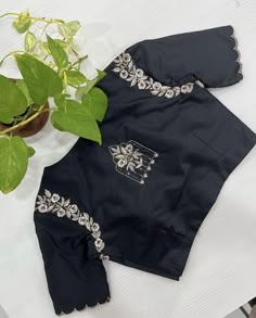 Cheap Black Blouse With Floral Embroidery, Zardosi Blouse, Embroidery Blouse Saree, Ready Made Saree, Black Saree Blouse, Hand Embroidery Blouse, Ready Made Blouse, Maggam Blouse, Blouse Maggam Work