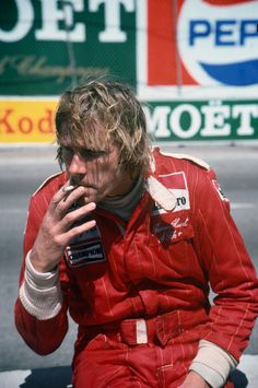 James Hunt... so hot Race Suit, Racing Suit, A Man, Red