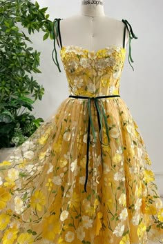 Yellow Dress Aesthetic, Dress With Tie Straps, Sunshine Dress, Floral Applique Dress, Tulle Mini Dress, Sunflower Dress, Floral Pattern Dress, Lavender Floral, Strapless Corset