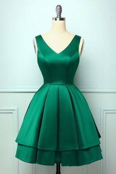 Elegant Green A-line Satin Dress, Green V-neck Bridesmaid Evening Dress, Green Evening Dress With Fitted Bodice And Sweetheart Neckline, Green A-line Mini Dress For Prom Season, Green A-line Mini Dress For Prom, Green Satin A-line Dress, Green Mini Dress With Fitted Bodice For Prom, Satin V-neck Homecoming Dress, Green Evening Dress With Fitted Bodice For Prom