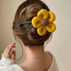 Flower Hair Clip Alligator Claw Clip Material: Polyester Length: 4.7 Inches Width: 2.2 Inches