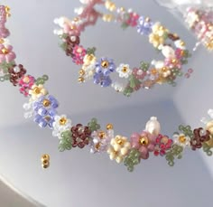 Lily Bracelet, Daisy Bracelet, Manik Manik, Beads Bracelet Design, Handmade Jewelry Tutorials, Bracelets Diy, Beaded Bracelets Diy, Bracelet Design, Seed Bead Bracelets