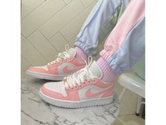 🛒Precise and careful production to ensure that each product is perfect 🛒 Use waterproof and scratch-resistant paint 🛒Shoes are 100% authentic 🛒Welcome to buy Air Jordan 1 Custom, Jordan 1 Custom, Pastel Sneakers, Pink Jordans, Nike Shoes Girls, Low Air Jordan 1, Nike Air Jordan 1 Low, Cute Nike Shoes, Cute Sneakers