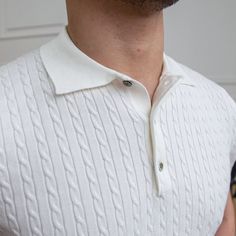 Entra in un mondo di raffinata eleganza con la nostra squisita polo, realizzata ad arte con il miglior tessuto di viscosa e ornata con eleganti motivi a righe. Dalle serate sofisticate agli incontri esclusivi, questa camicia emana un fascino senza tempo, rendendola la scelta perfetta per ogni occasione in cui desideri lasciare un segno indelebile con il tuo stile impeccabile.


Materiale: viscosa Luxury Collared Tops For Business Casual, Luxury Fitted Polo Shirt For Work, Elegant Polo Collar Business Tops, Elegant Business Polo Collar Tops, Classic Fitted Polo Shirt With Striped Collar, Classic Formal Tops With Polo Collar, Classic Formal Top With Polo Collar, Luxury Business Polo Collar Tops, White Fitted Formal Polo Shirt