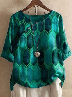 Asymmetrical Green Summer Blouse, Honey Bee Jewelry, Blouses Vintage, Stylish Outfits For Women, Stylish Outfits For Women Over 50, Outfits For Women Over 50, Batik Shirt, Half Sleeve Shirts, Tie Dye Shirts