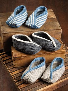 This quick and easy weekend project is perfect for a last-minute gift or if you just need a quick-to-stitch project to keep you busy. The moccasin-like slippers will hug your feet and keep you warm throughout the day. Knit with 1 ball of each color o... Knitted Gifts Ideas, Knitted Gifts, Easy Weekend Projects, Annie's Crochet, Easy Knit, Knitting Books, Knitted Slippers, Crochet Books, Crochet Shoes