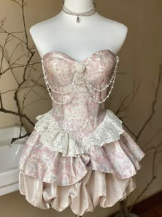 ❤Sweet Jacquard Girly Dress❤︎
⚠Please allow 1 week for this item to be shipped. Pink And Gold Dress, Mini Tube Dress, Birthday Fashion, Lace Ball Gowns, Marine Uniform, Girly Dresses, Gowns With Sleeves, Homecoming Dresses Short, Short Mini Dress