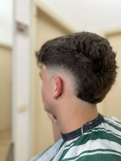 Burst Fade Comb Over, Brush Up Haircut, Mullet Fade, Short Hair With Beard, Teen Boy Haircut, Mens Haircuts Short Hair, Burst Fade, Haircuts Short Hair, Barber Haircut