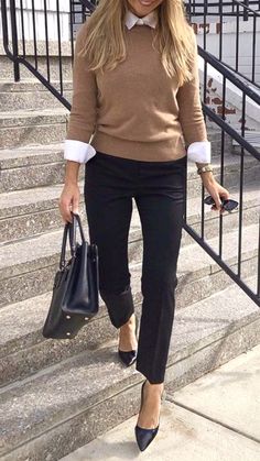 Work Attire Women, Woman Walking, Office Casual Outfit, Professional Outfits Women, Business Outfits Women, Business Casual Outfits For Women, Office Outfits Women, Business Casual Outfits For Work, Womens Business Casual