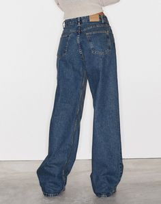 Clothing Staples, Op Shop, Wide Jeans, Street Style Inspiration, Wide Legs, Mid Rise Jeans, Washed Jeans, Dark Wash Jeans, Rivets