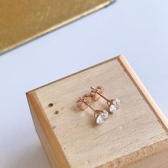 14KT rose gold round 1.50 carat lab-created diamond stud earrings. Make a fantastic gift! Perfect for everyday wear or starter diamond studs, Diamond color: G-H Diamond clarity: SI1/ SI2 5.75mm round lab created diamonds 14K Push Backs .75 Carat diamond per stud/ 1.50 total carat weight both studs 3 prong setting or otherwise known as the "Martini" setting Martini Set, Studs Diamond, Diamond Stud Earrings, Diamond Stud, Diamond Color, Lab Created Diamonds, Fantastic Gifts, Lab Diamonds, Diamond Clarity