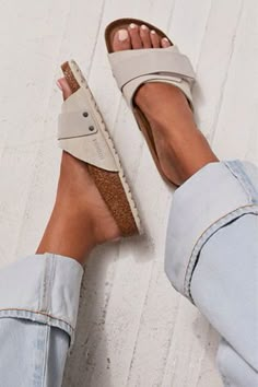 Oita Birkenstock | Free People Birkenstock Women, Oita, Cooler Look, Eva Sole, Cute Shoes, Look Fashion, Summer Shoes, Boho Outfits, Minimalist Fashion