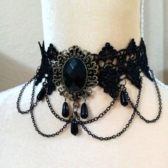 Gothic Black Lace Vintage Choker Necklace Victorian Gothic Accessories, Midnight Jewelry, Gothic Accessories Jewellery, Gothic Crop Tops, Chunky Gold Chain Necklace, Black Lace Choker Necklace, Acotar Aesthetic, Gothic Choker Necklace, Red Smoothie