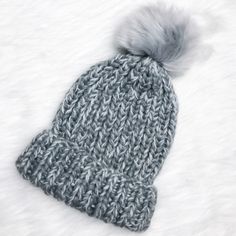 New With Out Tags Loft One Size Grey Knit 853 Winter Soft Knit Crochet Hat One Size, Winter Fitted Knit Hat, Soft Knit Acrylic Hats For Fall, Trendy Gray One-size Beanie, Cozy Fitted Knitted Hats, Gray Trendy One-size Beanie, Cozy Cable Knit Crochet Hat For Winter, Fitted Knitted Hats, One Size Gray Knit Hat