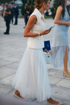 Elegant Lifestyle, Olivia Palermo, Looks Chic, Celebrity Look, Dresses To Wear To A Wedding, Mode Inspiration, Spring Summer Outfits, White White