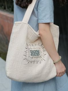 Accessory: No Overview: (1)45% Linen+55% Cotton Fit &Sizing: Non-Stretchable #tote #embroidery #bag #accessories Shopping Tote Bags, Embroidered Shoulder Bag, Plaid Tote Bag, Knit Bags, Linen Embroidery, Plaid Tote, Bags Online Shopping, Floral Tote Bag, Shoulder Bag Vintage