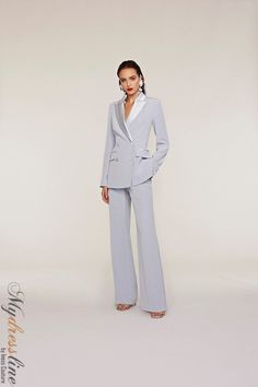 Looking for a sharp and sophisticated tuxedo suit? Look no further than the Frascara 4218. This suit features satin contrast collar and pockets, satin flat covered buttons, long sleeves, wide pants, and satin lining. Made from 80% triacetate and 20% polyester, this suit is sure to make you look your best. Estilo Kardashian, Plastic Dress, Stylish Suit, Tuxedo Suit, Cute Jeans, Contrast Collar, Wide Pants, Dress Cover, Suit Fashion