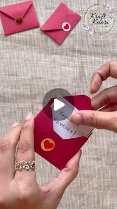 Step By Step Envelope Making, Cute Mini Envelopes, Cute Diy Envelope Ideas, How To Make Origami Envelopes, How To Make Mini Envelopes Tutorials, Diy Small Envelopes From Paper, Mini Origami Envelope, How To Make An Envelope For A Gift Card, Mini Envelope Tutorial