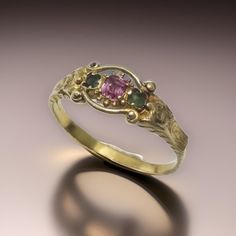 Emerald Ring Antique, Victorian Rings Vintage, Vintage Amethyst Ring, Antique Emerald Ring, Victorian Style Rings, Vintage Gold Ring, Amethyst Ring Vintage, Medieval Rings, Emerald Ring Vintage