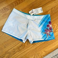 Velcro Closure. Womens Swim Shorts, Summer Xmas, Blue Closet, Swim Shirts For Women, Thrift Board, Surf Vintage, Crazy Shirts, Board Shorts Women, Swim Shorts Women