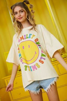 Introducing the Smiley Originals Graphic Tee - the perfect addition to any wardrobe. Made with high-quality materials and featuring a bold and eye-catching design, this tee is sure to make a statement. Express yourself with this unique and stylish piece. Steve Madden Mules, Eyewear Kids, Summer Sunglasses, Blouse Short Sleeve, Summer Chic, Jumpsuit Shorts Rompers, Short Rompers, Bridal Gifts, Sweater Skirt