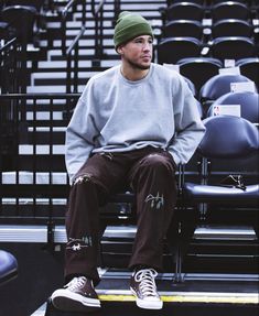 Devin Booker Style, Aesthetic Guy Outfits, Sporty Outfits Men, Mens Inspiration, Sporty Street Style, Nba Outfit, Trendy Boy Outfits