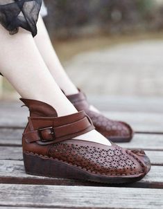 Brown Leather Platform Shoes For Spring, Spring Brown Leather Platform Shoes, Elegant Chunky Heels, Mary Jane Shoes Womens, Sheepskin Boots, Women Shoes Online, Wide Shoes, Retro Shoes, Leather Slippers