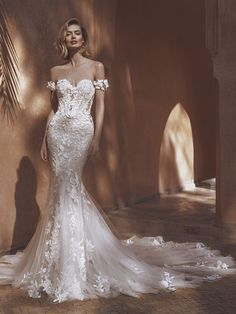 Enzoani Wedding Dress Enzoani: Unity Enzoani Blue, Anna Kara, Modern Bridal Dress, Australian Brides, Justin Alexander Signature, Rembo Styling, Modern Wedding Dresses, Classy Wedding Dress, Martina Liana