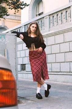 Plus Size Check Mesh Midi Skirt With Side Split | Nasty Gal Plaid Skirt Outfit Plus Size, Plus Size Midi Skirt Outfit, Plaid Skirt Plus Size, Outfit Jupe, Plus Size Midi Skirt, 90s Fashion Plus Size, Mesh Midi Skirt, Fashion 1990s, Plaid Skirt Outfit