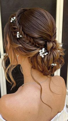 Κούρεμα Bob, Winter Wedding Hair, Classic Wedding Hair, Simple Wedding Hairstyles, Fishtail Braid, Wedding Hairstyles For Long Hair, Half Up Hair, Prom Hairstyles