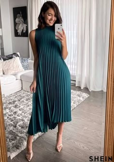 Pleated Dresses Outfit, Western Dresses For Women, Dresses Ladies, Stylish Party Dresses, High Neck Sleeveless, Mode Casual, Stylish Dress Book