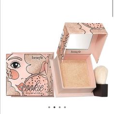 Benefit Cosmetics Highlighter, Benefit Cookie, Cookie Highlighter, Benefit Highlighter, Highlighter Brands, Best Highlighter, Golden Pearl, Pearl Powder, Powder Highlighter