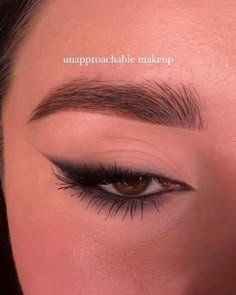 #eyemakeuptutorial#keşfet Unapproachable Makeup, Dark Eye Makeup, Eyeliner Eyeshadow, Eye Makeup Techniques, Makeup Tutorial Eyeliner, Makeup Artist Tips, Face Makeup Tips