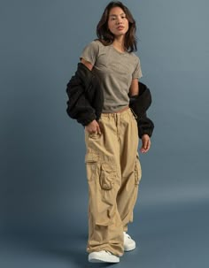 Bdg Urban Outfitters Maxi Pocket Tech Pants. Big And Baggy Tech Pants. Complete With Multi-Pockets Throughout In A Utility Style. Features An Elasticated Waist With Adjustable Toggles At Each Side, Side Pockets And Adjustable Elastic Ankle Cuffs. Zip Fly And Button Closure. Low Rise. Acid Wash. Approx. Inseam: 32''. 100% Cotton. Machine Wash. Imported. Model Is Wearing A Size Small. Model Measurements:height: 5'6" Bust: 32"waist: 26"hips: 35" Pacific Northwest Clothing Style, Gender Neutral Style Women, Unique Streetwear Fashion, Carpenter Pants Outfit Aesthetic, 2000s Tomboy Fashion, Wide Cargo Pants Outfit, Bushwick Fashion, Urban Outfits For Women, Tomboy Fashion Girly