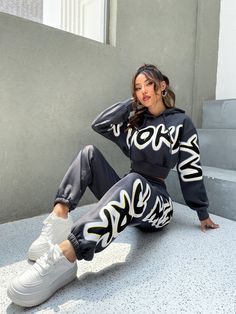 Gris Oscuro Casual Collar manga larga  Letras  Embellished Estiramiento medio Hoodie Set Outfit Women, Bodysuit And Sweatpants Outfit, Sweatpants Outfit Baddie, Summer Hoodies, Drop Shoulder Hoodie, Outfit Styling, Sweatpants Outfit, Sweatsuit Set, Medical Laboratory