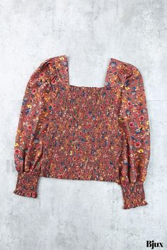 Bjux - Blusa de manga larga con estampado floral y fruncido Fitted Brown Smocked Casual Top, Bishop Sleeve Pattern, Craft Smock, Lisa Fischer, Vintage Floral Top, Plus Size Mini Dresses, Billowy Sleeves, Bodycon Floral Dress, Graphic Tank Tops