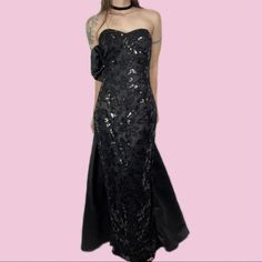 Amazing Black Sleeveless Full Length Evening Gown. 1980s/1990s Era Vintage But New With Original Tags Still Attached. Has Sparkly Floral Design Embroidered Up The Front With Sequins And A Large Flower/Spiral Shaped Accent At The Back. Has A Puffy Skirt Layer Underneath To Add Volume To The Back Portion. Material Does Not Have A Lot Of Stretch. Jessica Mcclintock Brand Size 4. Excellent Condition, The Only Thing I Noticed Is That The Sequin Embroidery Is Very Delicate And Some Of The Sequins Can Vintage Strapless Evening Dress, Vintage Fitted Strapless Evening Dress, Vintage Floor-length Party Gown, Vintage Evening Gown For Prom Season, Vintage Sleeveless Party Gown, Vintage Strapless Evening Dress For Formal Occasions, Vintage Sequin Evening Gown, Vintage Sequin Gown For Evening, Vintage Black Evening Gown