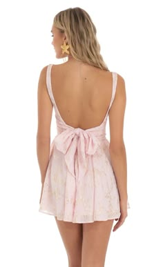 Indiana Floral Shimmer Mini Dress in Pink | LUCY IN THE SKY Spring Dance Dresses, Spring Formal Dresses, Spring Mini Dresses, Dance Fits, Cute Formal Dresses, School Dance Dresses, Pink Dress Short, Hoco Dresses Short, Cute Homecoming Dresses