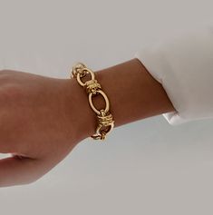 Gold Chunky Bracelet 18K Gold Chain Bracelet Chunky Gold - Etsy Chunky Gold Bracelet, Chunky Gold Jewelry, Bracelet Thick, Edgy Jewelry, Gold Chain Bracelet, Chunky Bracelet, Gold Link Bracelet, 18k Gold Chain, House Cat