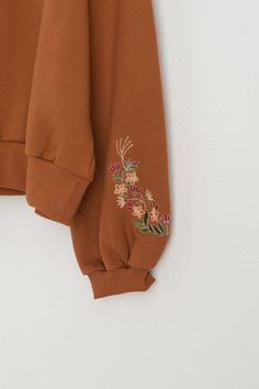 Flower Stitch Sleeve Sweatshirt, Camel Flower Stitch, Colour Study, Soft Autumn, Trends 2022, Little Dresses, Fashion Books, Fashion 2017, Dressing Room